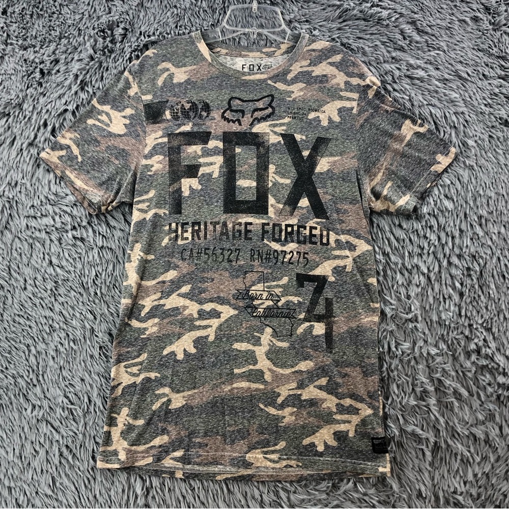 Fox Shirt Mens Large Camouflage Slim Fit Premium Fabric Spellout Logo Green Tan